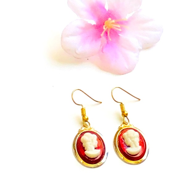 Rare  Beautiful  cameo 🌸 - Picture 2 of 3